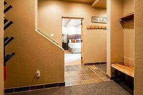 5 Hidden Trail 4 Bedroom Home by Moonlight Basin Lodging