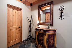 5 Hidden Trail 4 Bedroom Home by Moonlight Basin Lodging