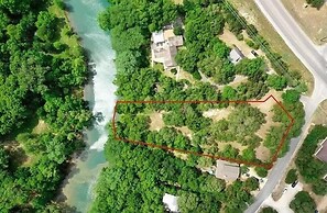 Cl 2849 River Escape At Horseshoe Falls 4 Bedroom Home by RedAwning