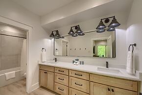 Cl 2849 River Escape At Horseshoe Falls 4 Bedroom Home by RedAwning