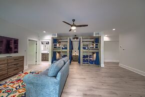 Cl 2849 River Escape At Horseshoe Falls 4 Bedroom Home by RedAwning