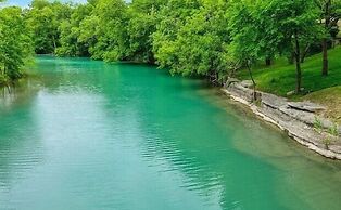 Cl 2849 River Escape At Horseshoe Falls 4 Bedroom Home by RedAwning