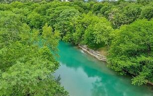 Cl 2849 River Escape At Horseshoe Falls 4 Bedroom Home by RedAwning