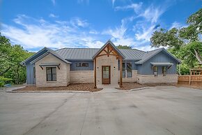 Cl 2849 River Escape At Horseshoe Falls 4 Bedroom Home by RedAwning