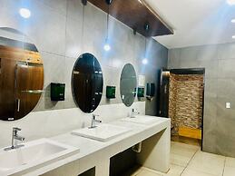 Hotel Andrews Express