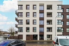 Apartment With Desk in Poznan by Renters