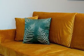 Apartment With Desk in Poznan by Renters