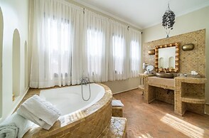Villa With Heated Pool Breakfast Included - by Feelluxuryholidays