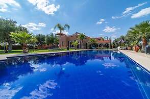 Villa With Heated Pool Breakfast Included - by Feelluxuryholidays