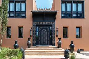 Villa With Heated Pool Breakfast Included - by Feelluxuryholidays