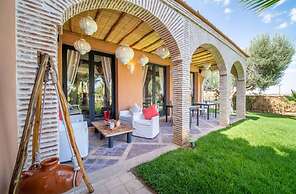 Villa With Heated Pool Breakfast Included - by Feelluxuryholidays