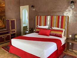 Villa With Heated Pool Breakfast Included - by Feelluxuryholidays