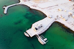 Arctic Ocean Lodge
