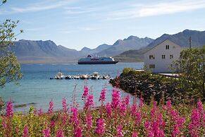 Arctic Ocean Lodge
