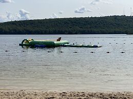 Pocono Retreat -1 Mile to Lake and Skiing