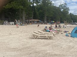 Pocono Retreat -1 Mile to Lake and Skiing