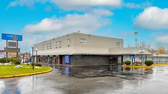Motel 6 – Cornwall, ON