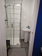 Charming 1-bed Apartment in Huddersfield