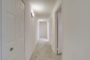 Charming Elegance Crystal City Apartment