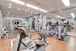 Charming Elegance Crystal City Apartment