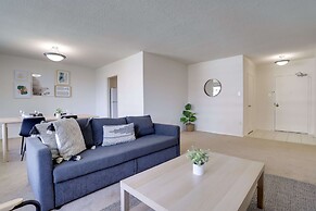 Fantastic Condo with Gym in Crystal City