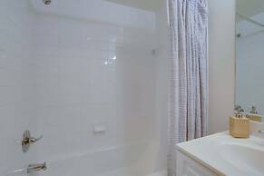 Fantastic Condo with Gym in Crystal City