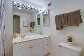 Fantastic Condo with Gym in Crystal City