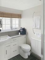Private Guest House With En-suite, no Full Kitchen