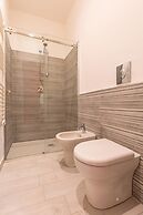 Napoli Street Art Rooms - Wall by Wonderful Italy