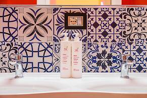 Napoli Street Art Rooms - Wall by Wonderful Italy