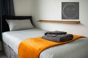 Popular Contractor 2-bed House in Lincoln