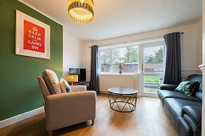 Popular Contractor 2-bed House in Lincoln