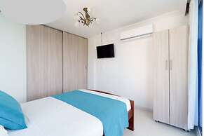 Apartamento AL1-LM Cerca al mar con Aire