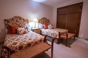 Grand Marina Villas