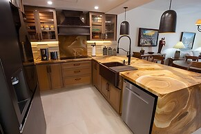 Grand Marina Villas