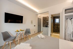 Nastram Suites Oia