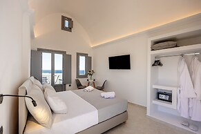 Nastram Suites Oia