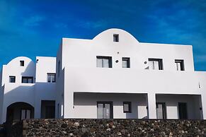 Nastram Suites Oia
