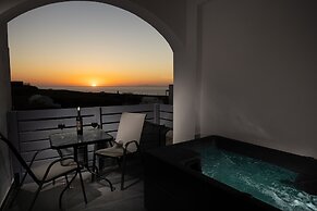 Nastram Suites Oia
