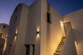 Nastram Suites Oia