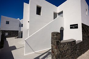 Nastram Suites Oia