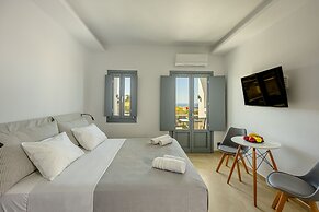 Nastram Suites Oia