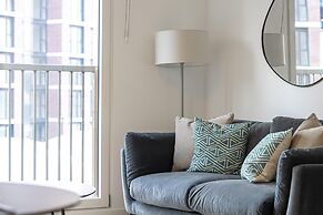 Spacious Central Apartment