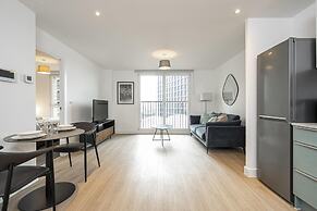 Spacious Central Apartment