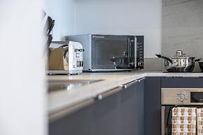 Amazing Flat With Community Hub