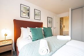 Modern Flat Near City Centre