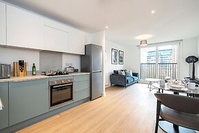 Modern Flat Near City Centre