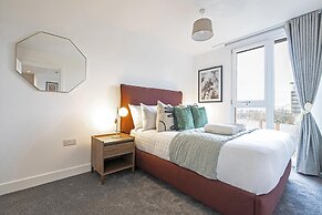 Chic Apartment Near City Centre