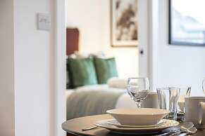 Chic Apartment Near City Centre