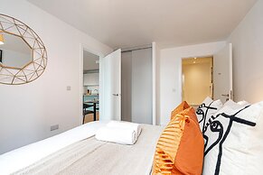 Designer Flat Near City Centre